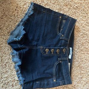 High waisted cut off jean shorts. STRETCHY